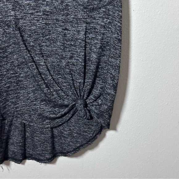 Hollister Women black must have collection shirt size small - Picture 3 of 8